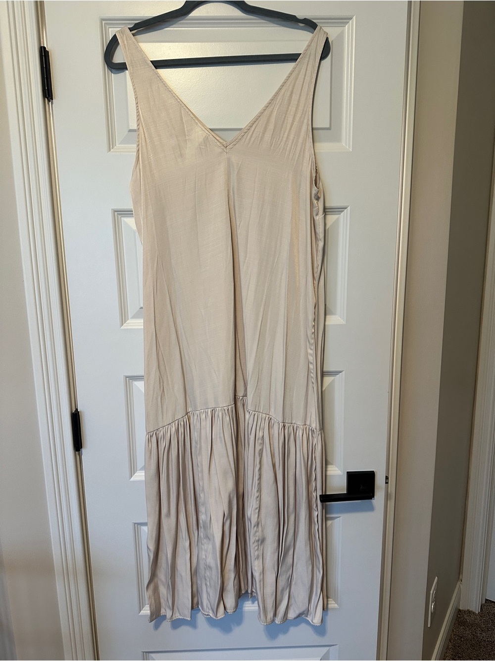 H&M Cream V-Neck Sleeveless Tiered Maxi Dress